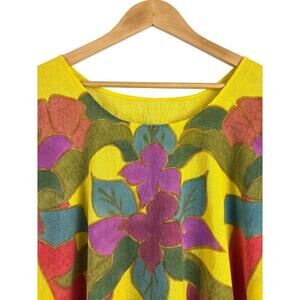 Women’s Handpainted Short Sleeve Blouse. No Size Tags Read Description Please.